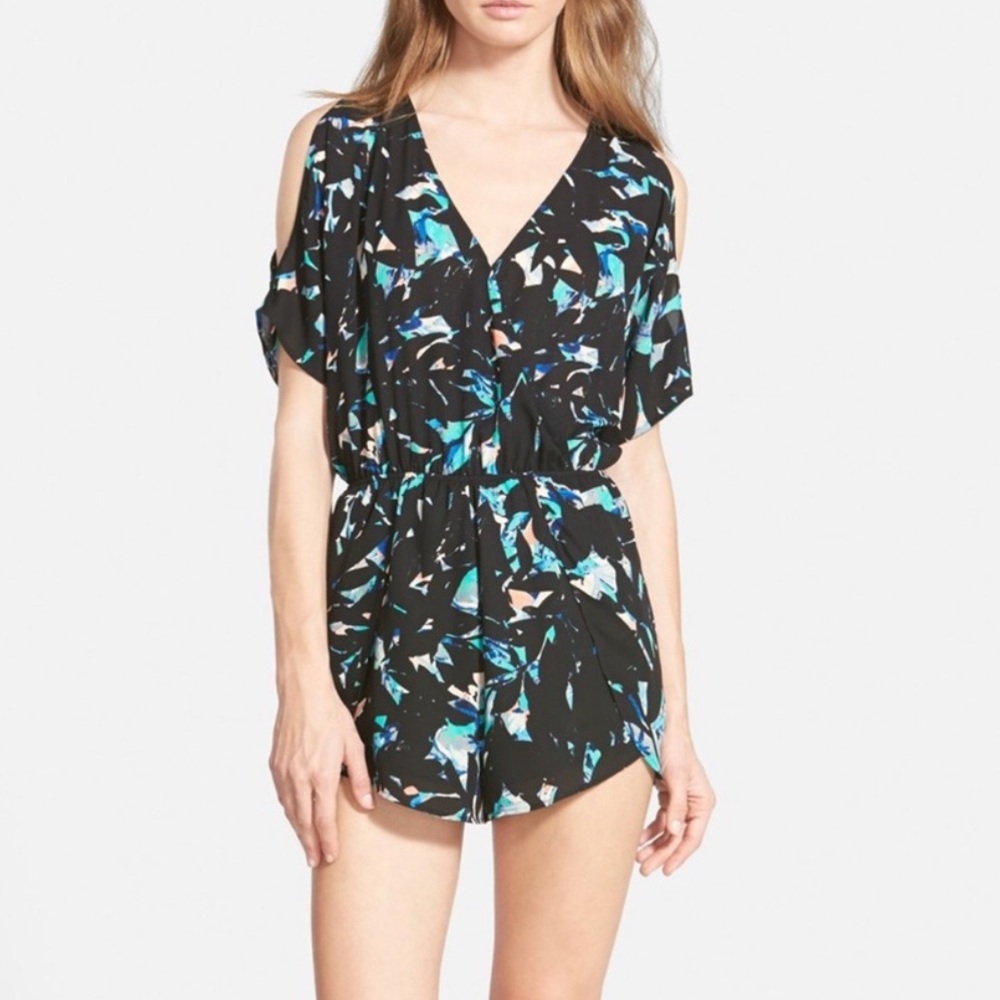 Astr | Black Patterned Cold Shoulder Romper | Sm - image 2